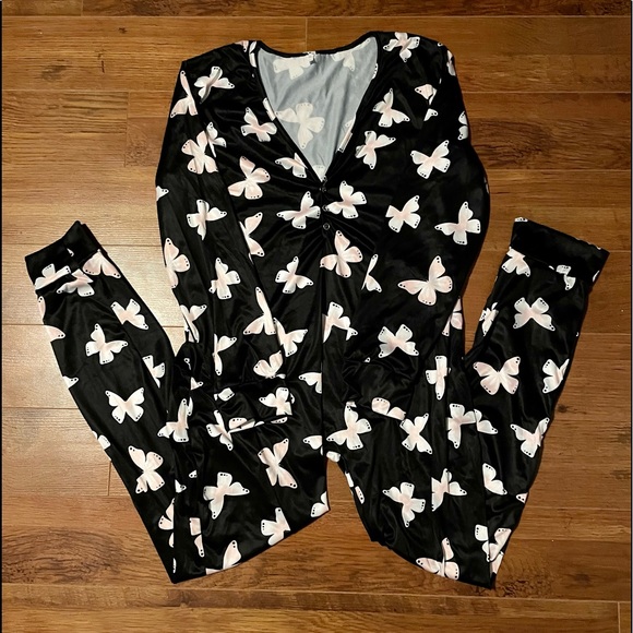 Other - 3XL Adorable & Sexy Pink & White Butterfly Pattern on Black Onsie w Butflap